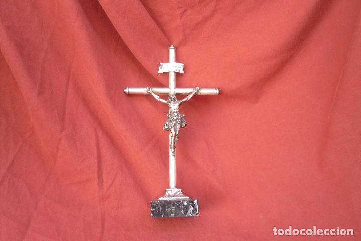 Antig&uuml;edades: CRUCIFIJO DE PLATA CON BASE DE MARMOL - Foto 2