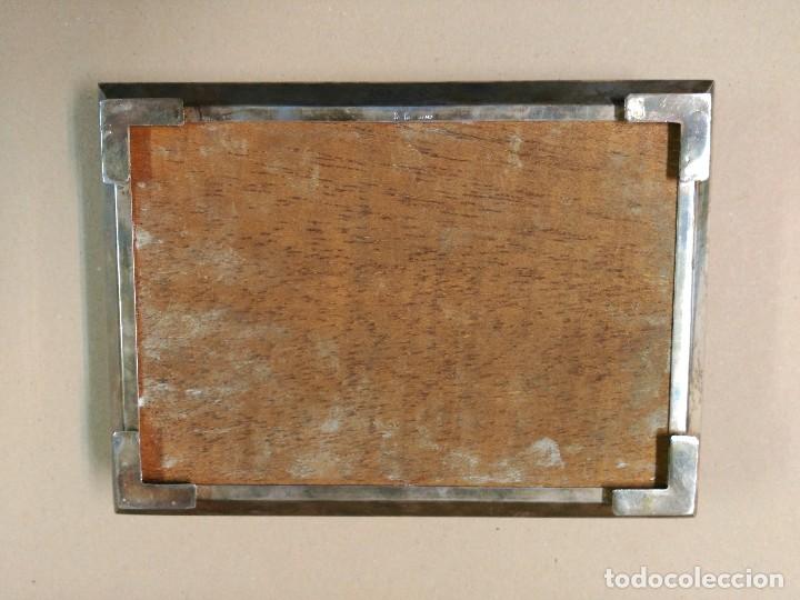 Antig&uuml;edades: Caja de metal plateado con interior en madera - Foto 9