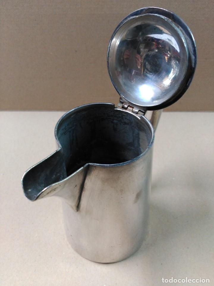 Antig&uuml;edades: Jarra de metal con tapa - Foto 11