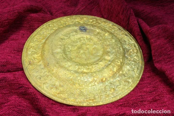 Antig&uuml;edades: Plato estilo Renacimiento. S.XX - Foto 2