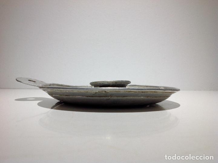 Antig&uuml;edades: ANTIGUA PALMATORIA DE ALUMINIO PARA VELAS - Foto 3