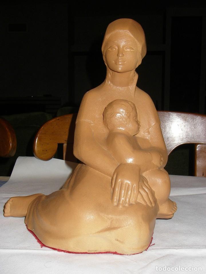 Antig&uuml;edades: Figura maternal de cer&aacute;mica, 30 cm - Foto 1