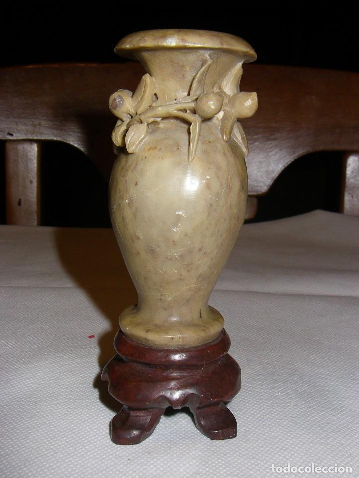 Antig&uuml;edades: Florero en piedra tallada 12 cm. - Foto 1