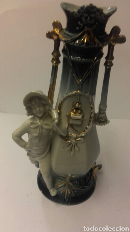 Antig&uuml;edades: Bonito jarroncito de porcelana - Foto 7