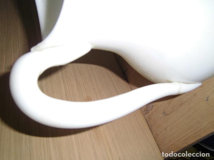 Antig&uuml;edades: jarra de porcelana blanca, - Foto 2
