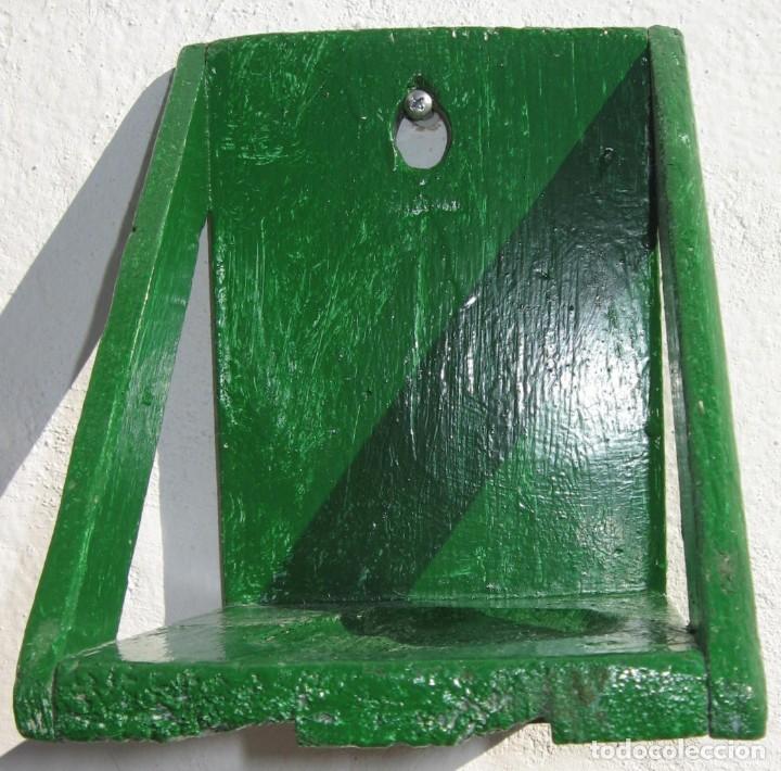 Antig&uuml;edades: Quinqu&eacute; con soporte para colgar y repisa. - Foto 6