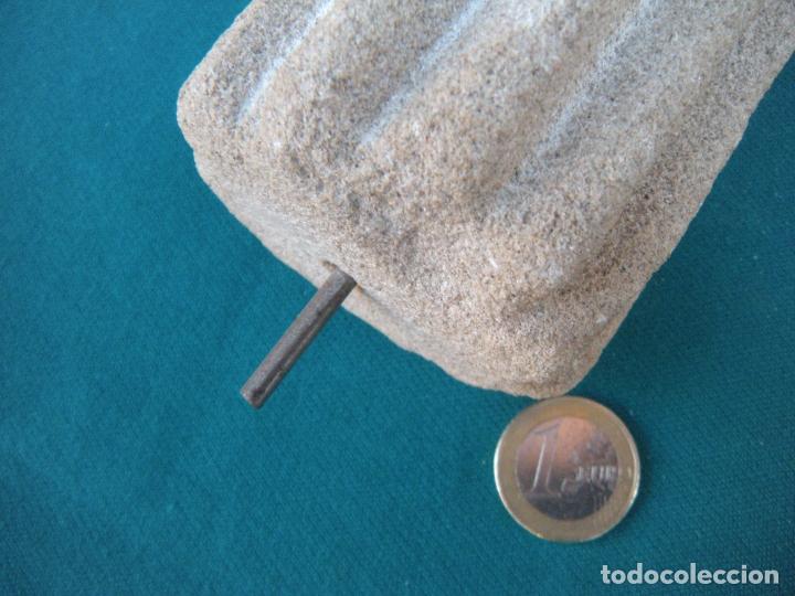 Antig&uuml;edades: TRILLO DE PIEDRA MINIATURA - Foto 3