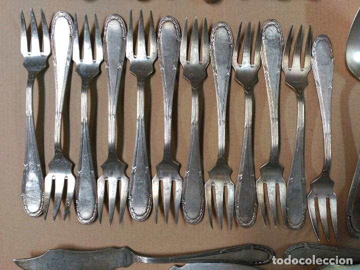 Antig&uuml;edades: Cuberteria de metal plateado (69 piezas) - Foto 4