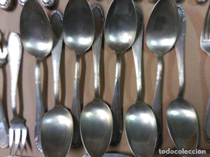 Antig&uuml;edades: Cuberteria de metal plateado (69 piezas) - Foto 6