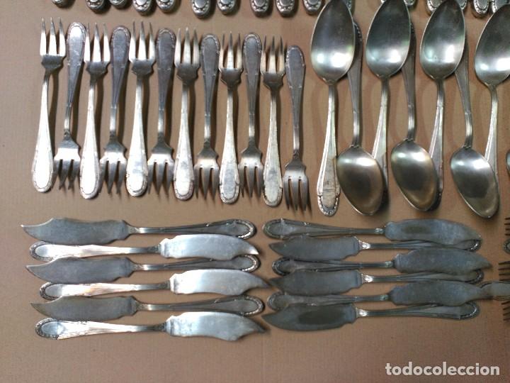 Antig&uuml;edades: Cuberteria de metal plateado (69 piezas) - Foto 10