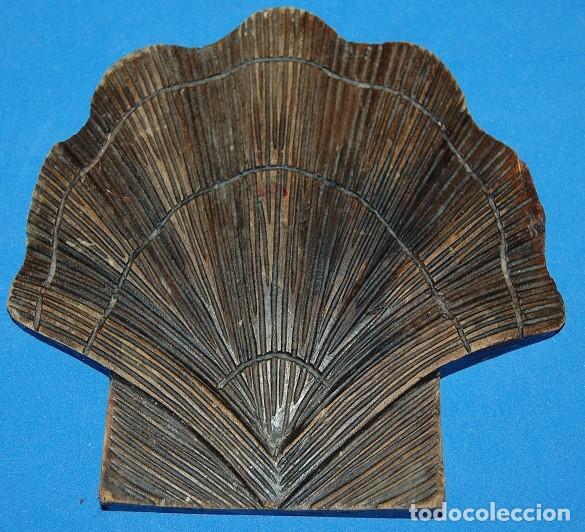 Antig&uuml;edades: VIEIRA DE MADERA TALLADA - Foto 1