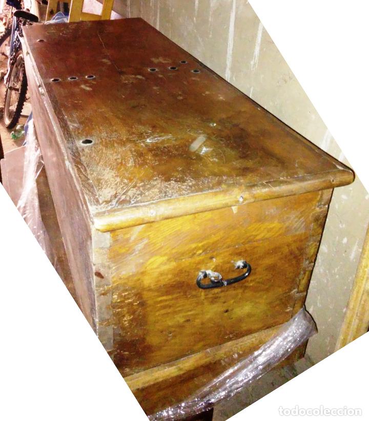 Antig&uuml;edades: Arca antigua de madera de nogal blanco - Foto 10
