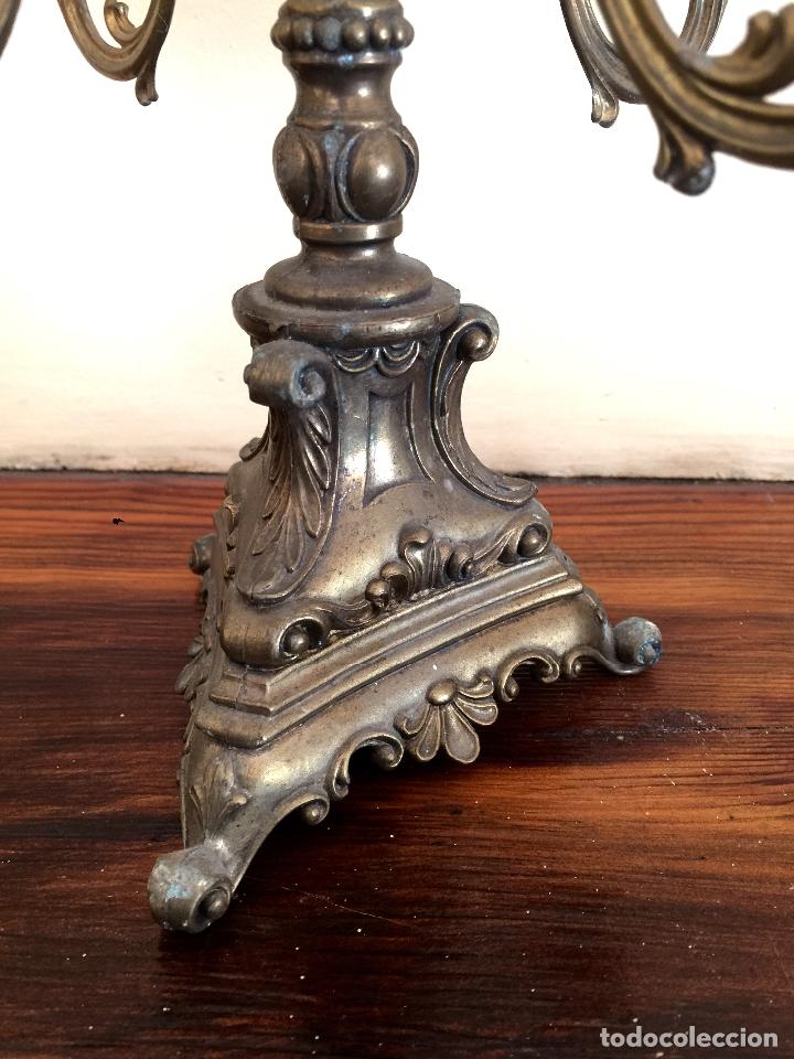 Antig&uuml;edades: ANTIGUO CANDELABRO DE BRONCE - Foto 2