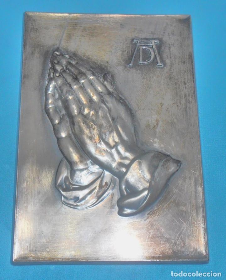 Antig&uuml;edades: MANOS EN ORACION, BAJORRELIEVE DE A. DURERO - Foto 1