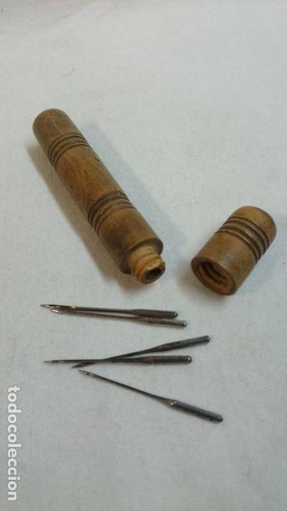 Antig&uuml;edades: ANTIGUO GUARDA AGUJAS DE MADERA - Foto 2