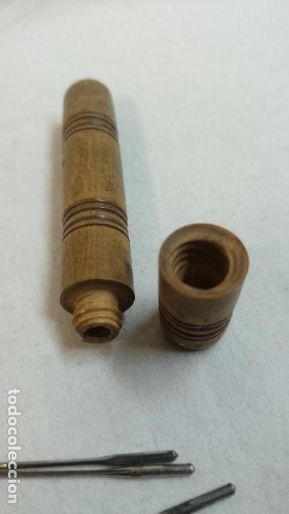Antig&uuml;edades: ANTIGUO GUARDA AGUJAS DE MADERA - Foto 3