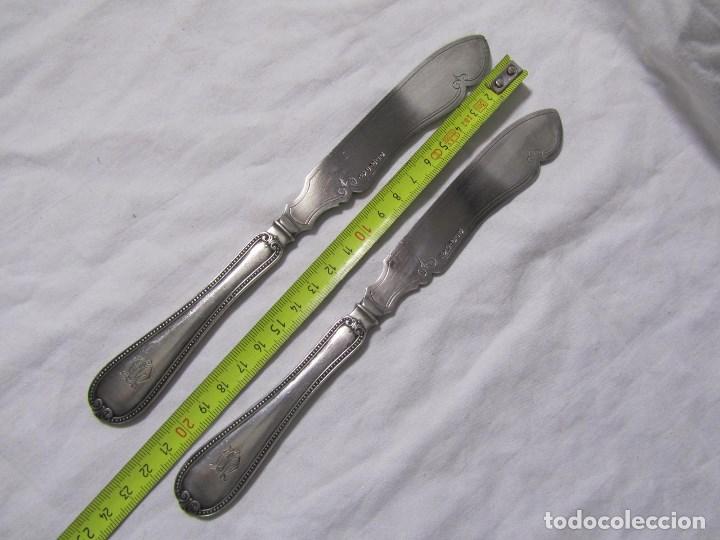 Antig&uuml;edades: 2 antiguos cuchillos de postre de plata con contrastes - Foto 2