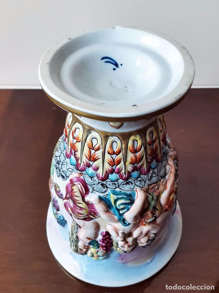 Antig&uuml;edades: Jarr&oacute;n Capodimonte pintado a mano. - Foto 3