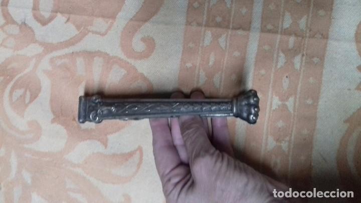 Antig&uuml;edades: ANTIGUAS PINZAS BELLAMENTE LABRADAS. - Foto 1
