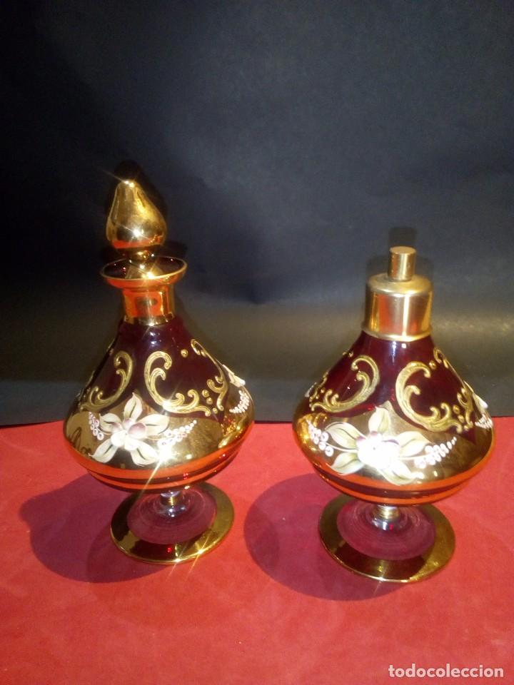 Antig&uuml;edades: Pareja de perfumeros en cristal de Bohemia al oro - Foto 1