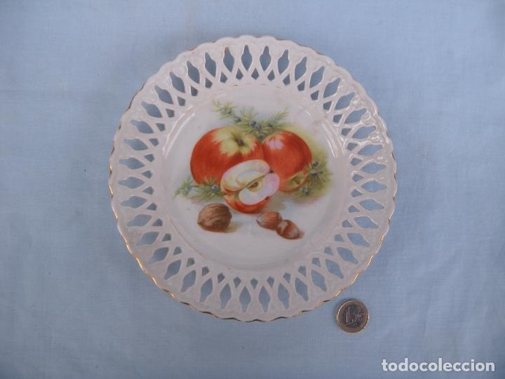 Antig&uuml;edades: PLATO CALADO EN PORCELANA. - Foto 5