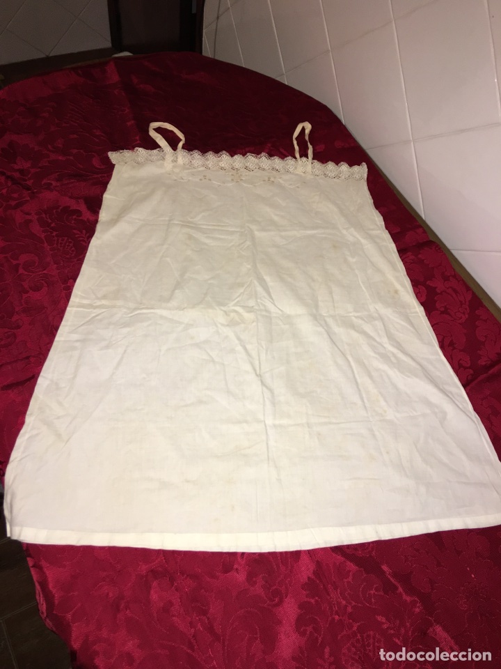 Antig&uuml;edades: Camis&oacute;n en seda y encaje antiguo - Foto 1
