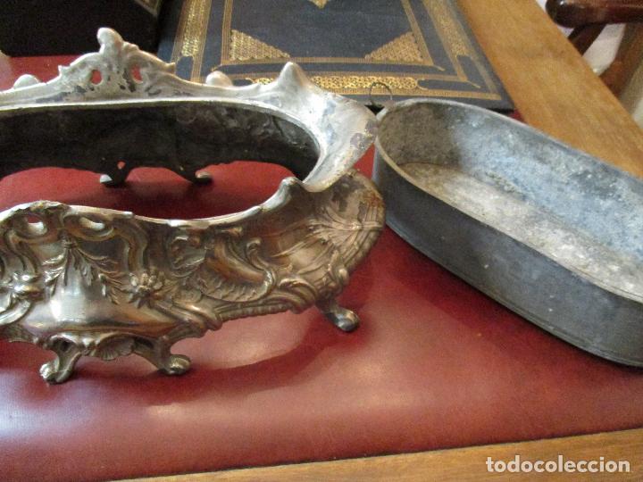 Antig&uuml;edades: centro de mesa de metal barroco - Foto 4