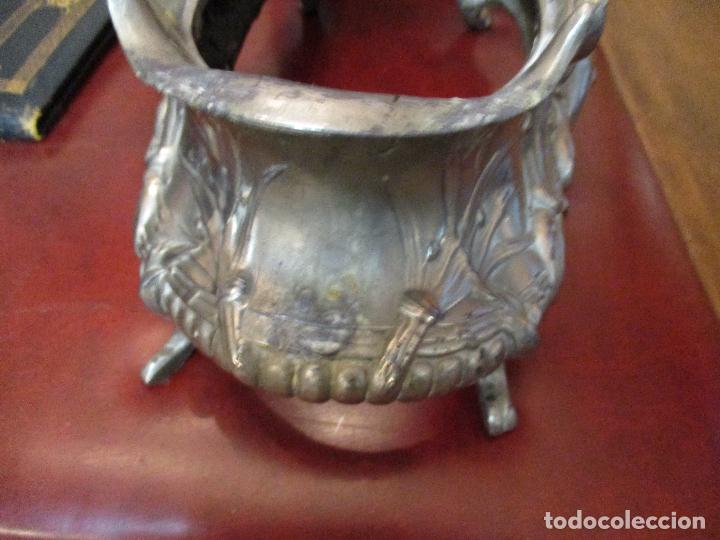 Antig&uuml;edades: centro de mesa de metal barroco - Foto 5