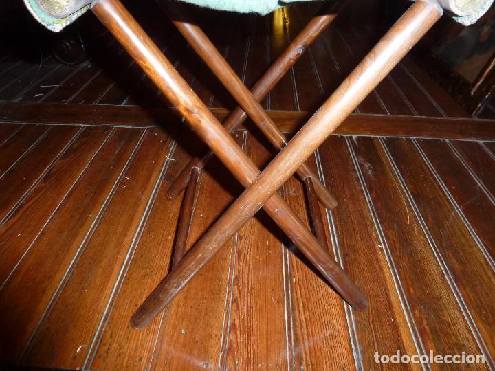 Antig&uuml;edades: SILLA PLEGABLE PARA IR A MISA - Foto 7