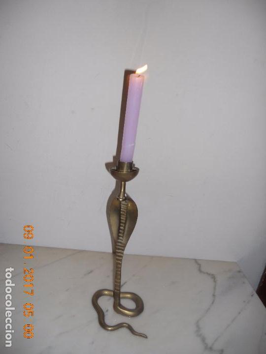 Antig&uuml;edades: ANTIGUO PORTAVELAS DE BRONCE TIPO COBRA - Foto 11
