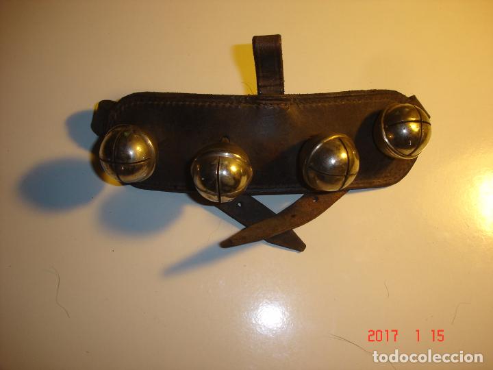 Antig&uuml;edades: GUARNICI&Oacute;N CABALLOS 4 CASCABELES - Foto 3