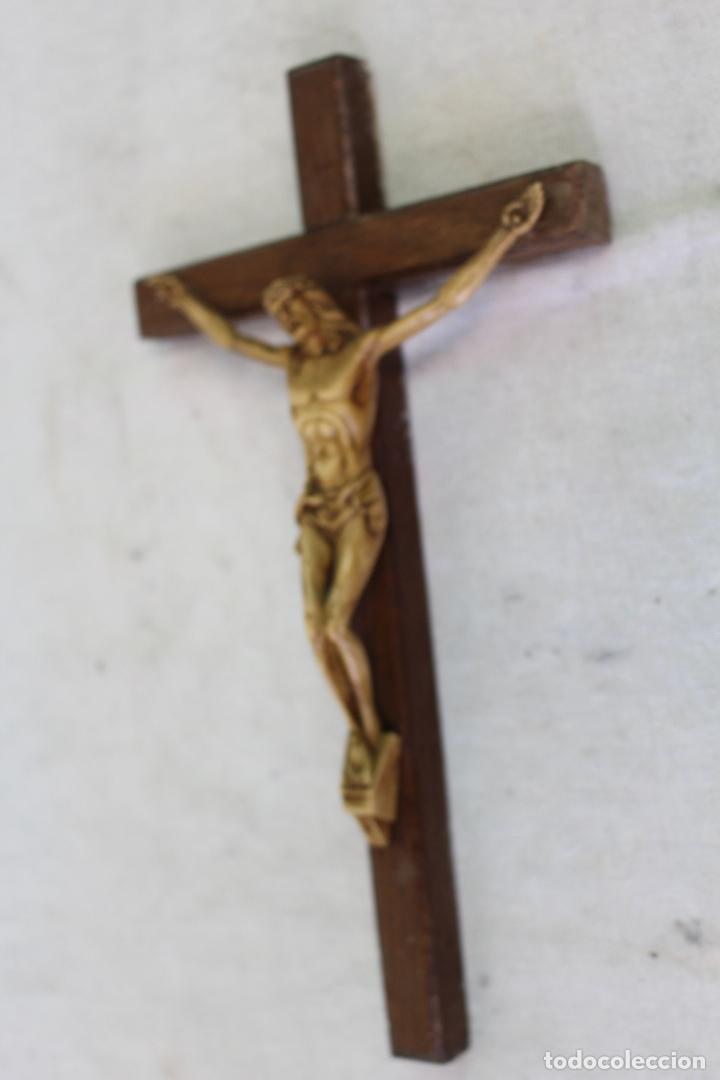 Antig&uuml;edades: cristo en la cruz de pasta y madera - Foto 6