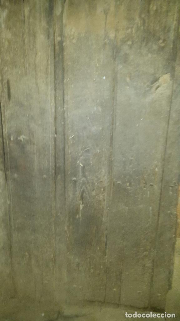 Antig&uuml;edades: PUERTA ANTIGUA CLAVOS - Foto 1