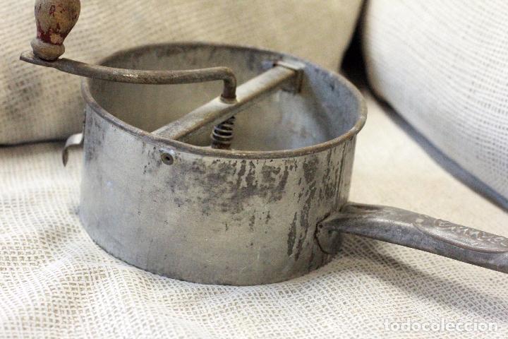 Antig&uuml;edades: Antiguo pasapur&eacute; marca elma - Foto 2