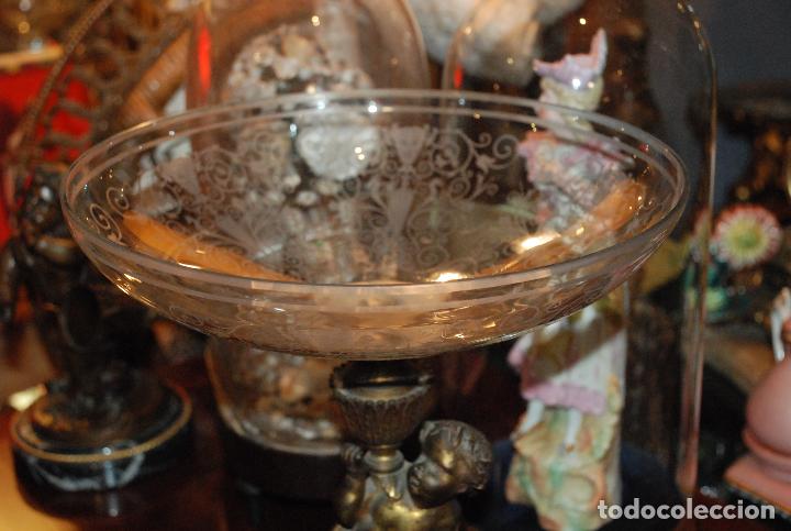 Antig&uuml;edades: ESPECTACULAR CENTRO DE MESA CON FIGURA DE BRONCE Y CRISTAL - Foto 2