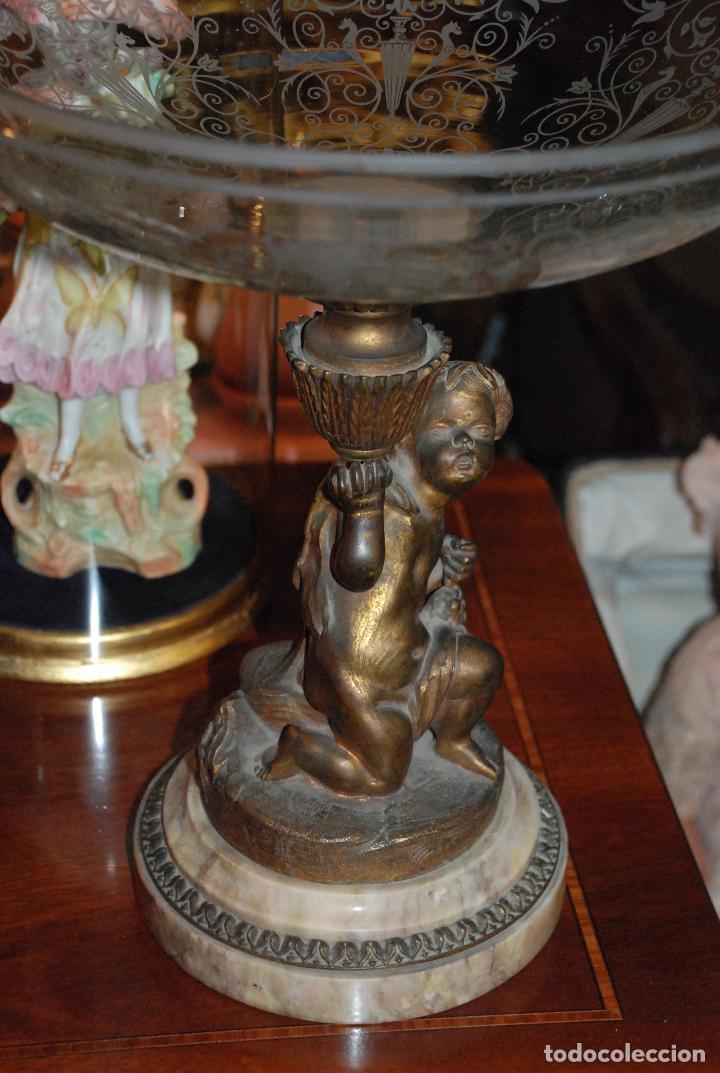 Antig&uuml;edades: ESPECTACULAR CENTRO DE MESA CON FIGURA DE BRONCE Y CRISTAL - Foto 4