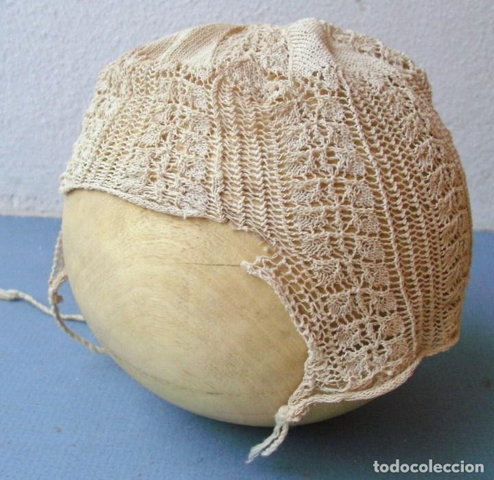 Antig&uuml;edades: antiguo gorro de bebe - de ganchillo - Foto 1