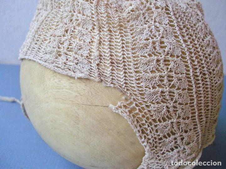 Antig&uuml;edades: antiguo gorro de bebe - de ganchillo - Foto 2