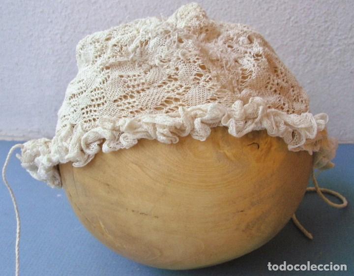 Antig&uuml;edades: antiguo gorro de bebe - ganchillo con encaje (para restaurar) - Foto 1