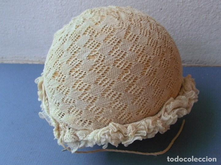 Antig&uuml;edades: antiguo gorro de bebe - ganchillo con encaje (para restaurar) - Foto 8