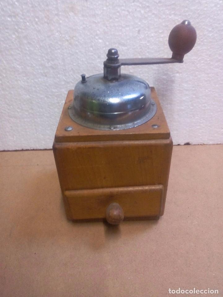 Antiquit&eacute;s: Molinillo antiguo de caf&eacute; de manivela