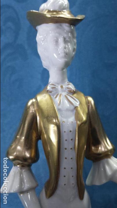 Antig&uuml;edades: SE&Ntilde;ORA PORCELANA BLANCO Y ORO - Foto 4