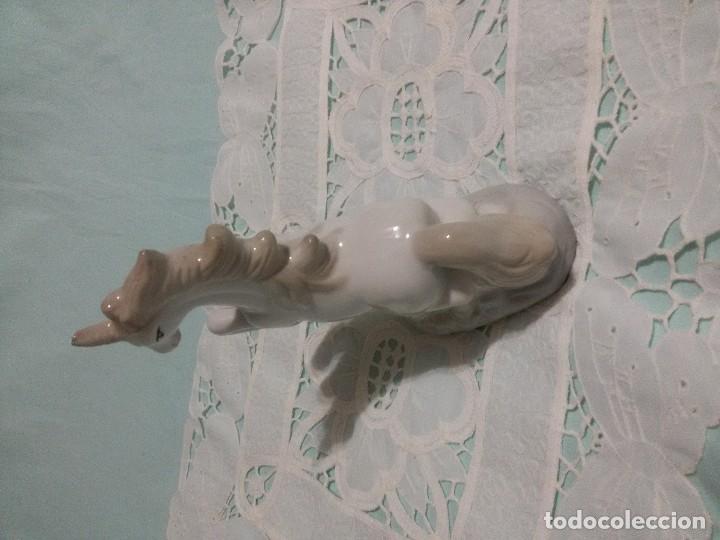 Antig&uuml;edades: UNICORNIO DE PORCELANA - Foto 7