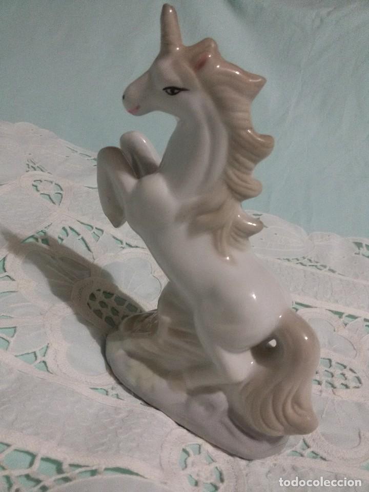 Antig&uuml;edades: UNICORNIO DE PORCELANA - Foto 8