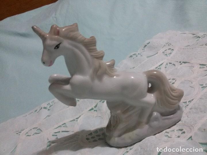 Antig&uuml;edades: UNICORNIO DE PORCELANA - Foto 11