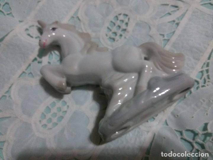 Antig&uuml;edades: UNICORNIO DE PORCELANA - Foto 15