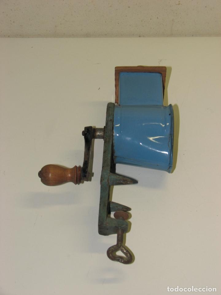 Antig&uuml;edades: ANTIGUO RALLADOR HARRAS - Foto 4