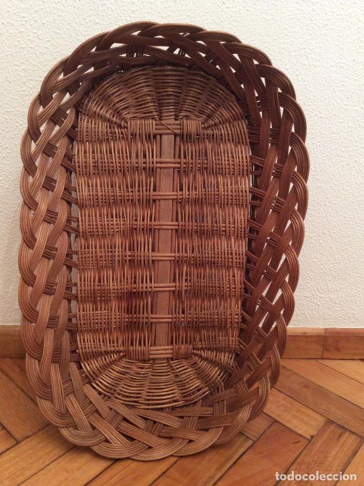 Antig&uuml;edades: ANTIGUA CESTA DE MIMBRE PARA EL PLANCHADO.... - Foto 4