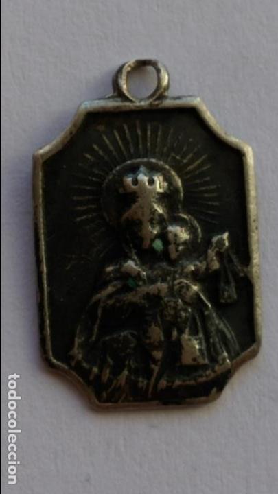 Antig&uuml;edades: Medalla virgen del carmen de 2 x 1,2 cms - Foto 1
