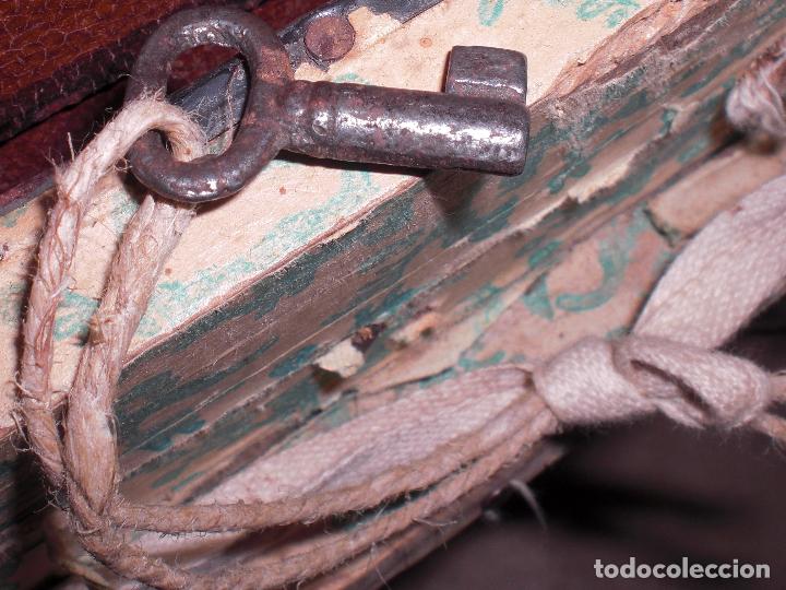 Antig&uuml;edades: Antiguo baul con llave - Foto 3